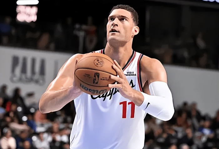 7m体育-快船加时121-117险胜猛龙 球员评价：5人优秀，3人及格，3人低迷|洛佩斯|多伦多猛龙队|洛杉矶快船队|伊维察·祖巴茨|詹姆斯·哈登_新浪体育_新浪新闻