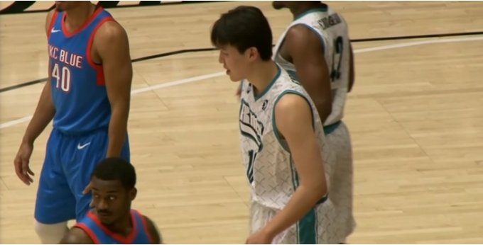 G联赛：杨瀚森14+17+2+2帽创篮板新高 率混音大胜双杀蓝队