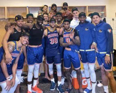 1639543224550079874.jpg 7m体育-库里纪录夜勇士状态回升 他们将再次不可阻挡?