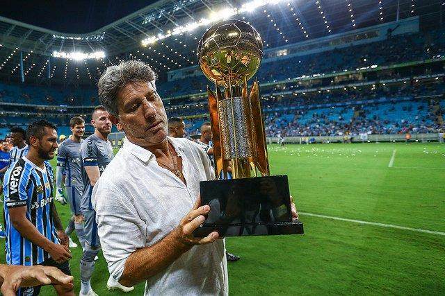 1639188431084068330.jpg 7m体育官网-王勤伯:巴甲豪门格雷米奥为什么会降级?