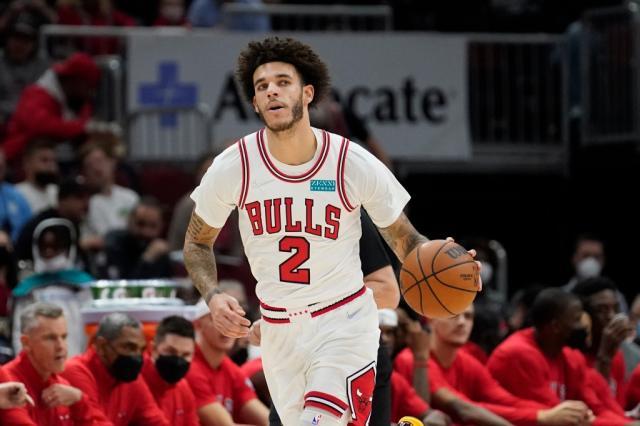 1635407525302058724.jpg 7m比分足球即时比分-拉文带伤率公牛斩获4连胜 顶薪留队只是时间问题