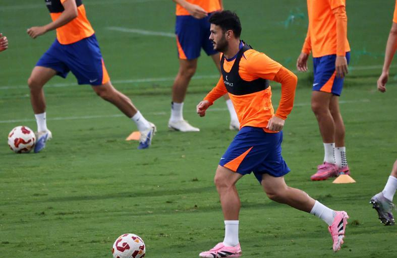 7m比分足球即时比分-北青没把铁人列入争冠集团!阿尔瓦罗能对抗 老茂韩鹏谁说了算?