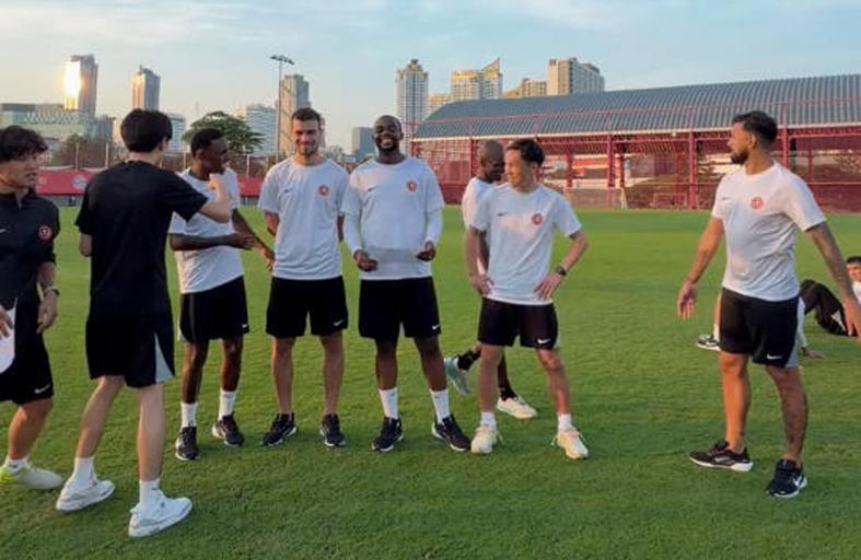 7m比分足球即时比分-北青没把铁人列入争冠集团!阿尔瓦罗能对抗 老茂韩鹏谁说了算?